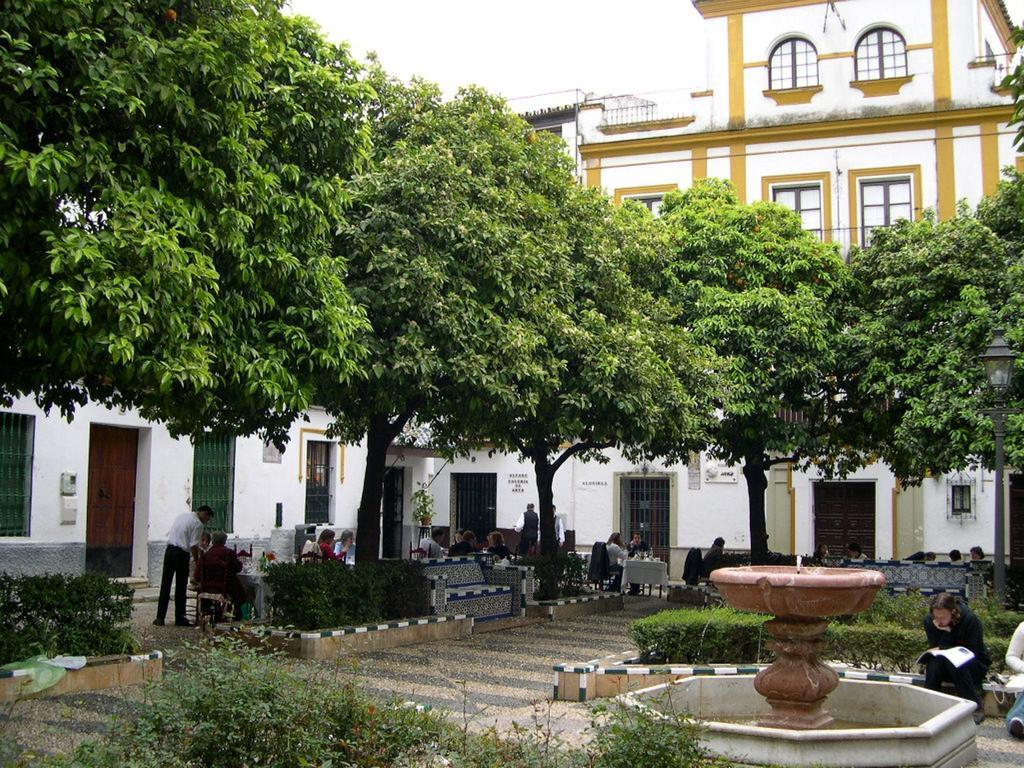 Like Home Sevilla - Museo Exterior photo