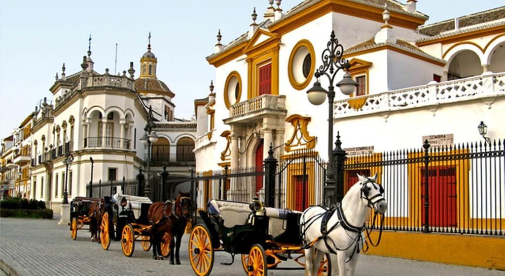 Like Home Sevilla - Museo Exterior photo